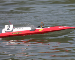 Elmbridge Masters action Gary Wraight's Costa