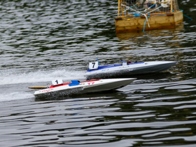 Steve Baxter and James Taylor battle it out